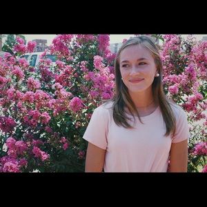 Meet your Posher, Elizabeth